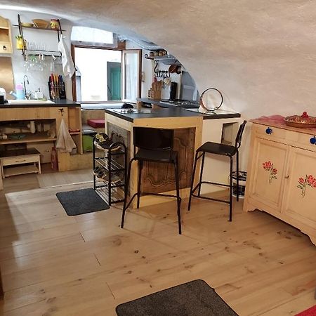 בריי-סור-רויה Studio Atypique Rue De Turin מראה חיצוני תמונה